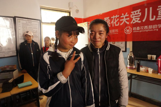 “明眸格?；ā庇駱渲泻Y查圓滿完成 近千名眼疾兒童受益