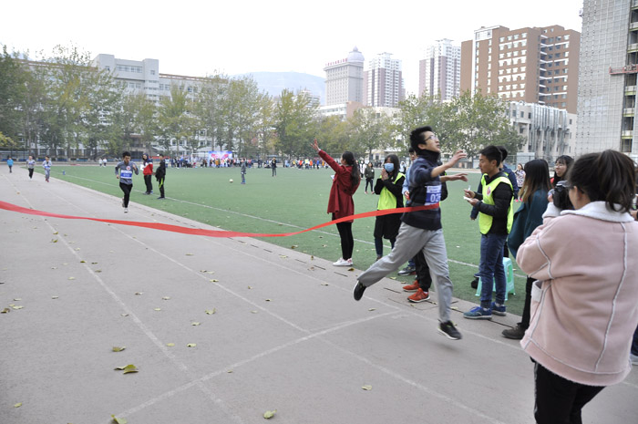 助力夢想為愛奔跑活動走進蘭州大學醫(yī)學院