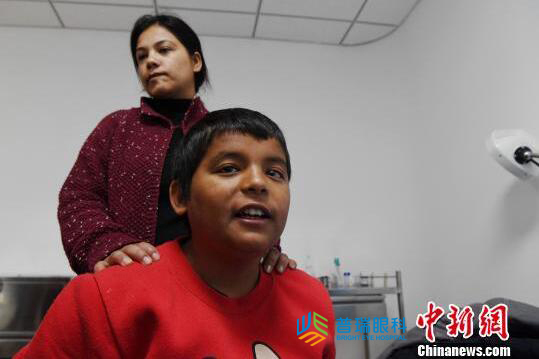 跨國(guó)救援愛(ài)心接力 助尼泊爾11歲男孩保住光明