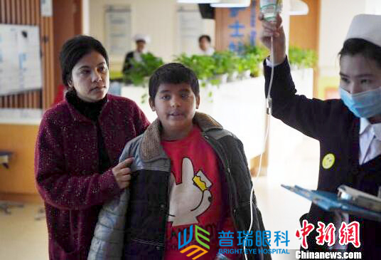 跨國(guó)救援愛(ài)心接力 助尼泊爾11歲男孩保住光明