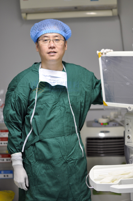 我院吳保華院長榮獲第三屆普瑞眼科丁香花青年醫(yī)生培養(yǎng)獎