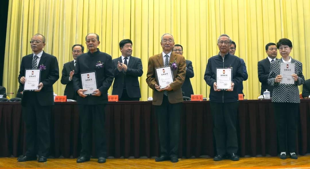 蘭州市人才工作會(huì)議召開(kāi)，普瑞眼科專家喜獲殊榮