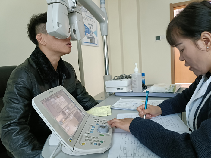 300度近視拖到900度近視，近視手術(shù)是什么感受？