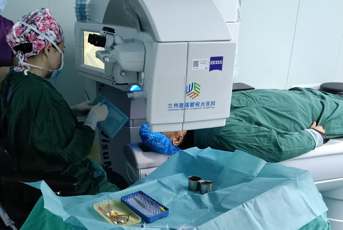 300度近視拖到900度近視，近視手術(shù)是什么感受？