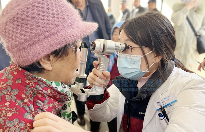 蘭州普瑞眼視光醫(yī)院“迎新春，送溫暖”慰問貧困群眾公益