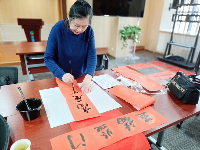 “淡淡墨香飄，濃濃新春情”蘭州普瑞眼視光醫(yī)院給患者送